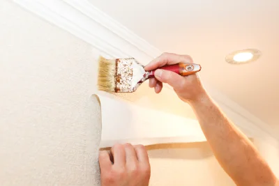 Pose de papier peint à Cornac — revêtements muraux et toiles de verre